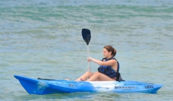 COMIENZAN LAS CLASES GRATUITAS DE KAYAK EN LA PLAYA DEPORTIVA